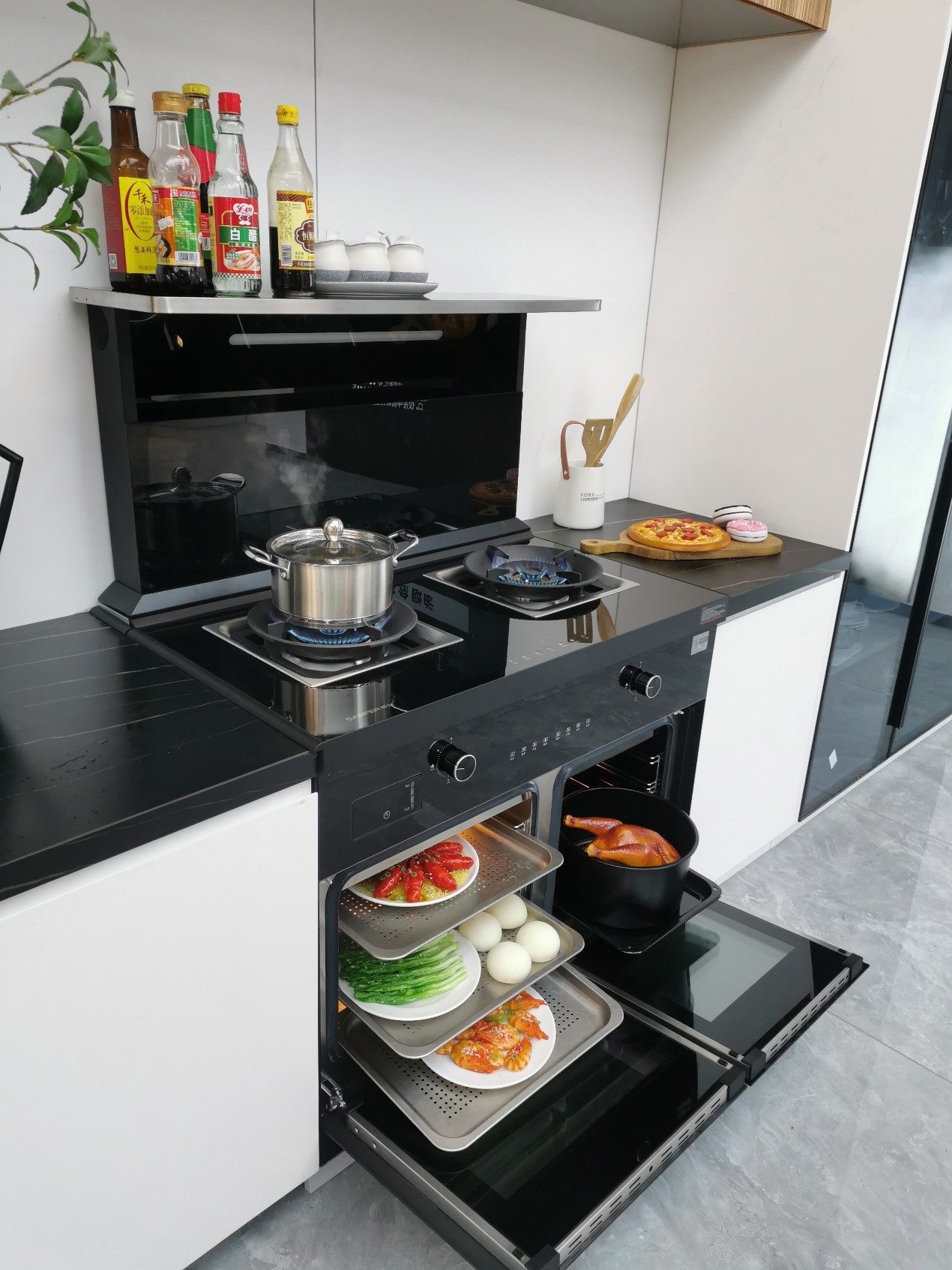 我想咨詢(xún)一下，開(kāi)放式廚房怎么挑選集成灶？