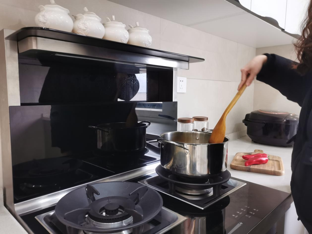 小廚房裝修無煩惱，集成灶10大品牌超小機(jī)身排憂解難