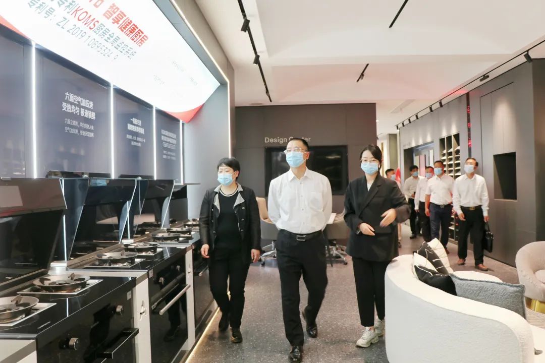 浙江高院等領(lǐng)導(dǎo)走進(jìn)帥豐集成灶，助力企業(yè)蓬勃發(fā)展