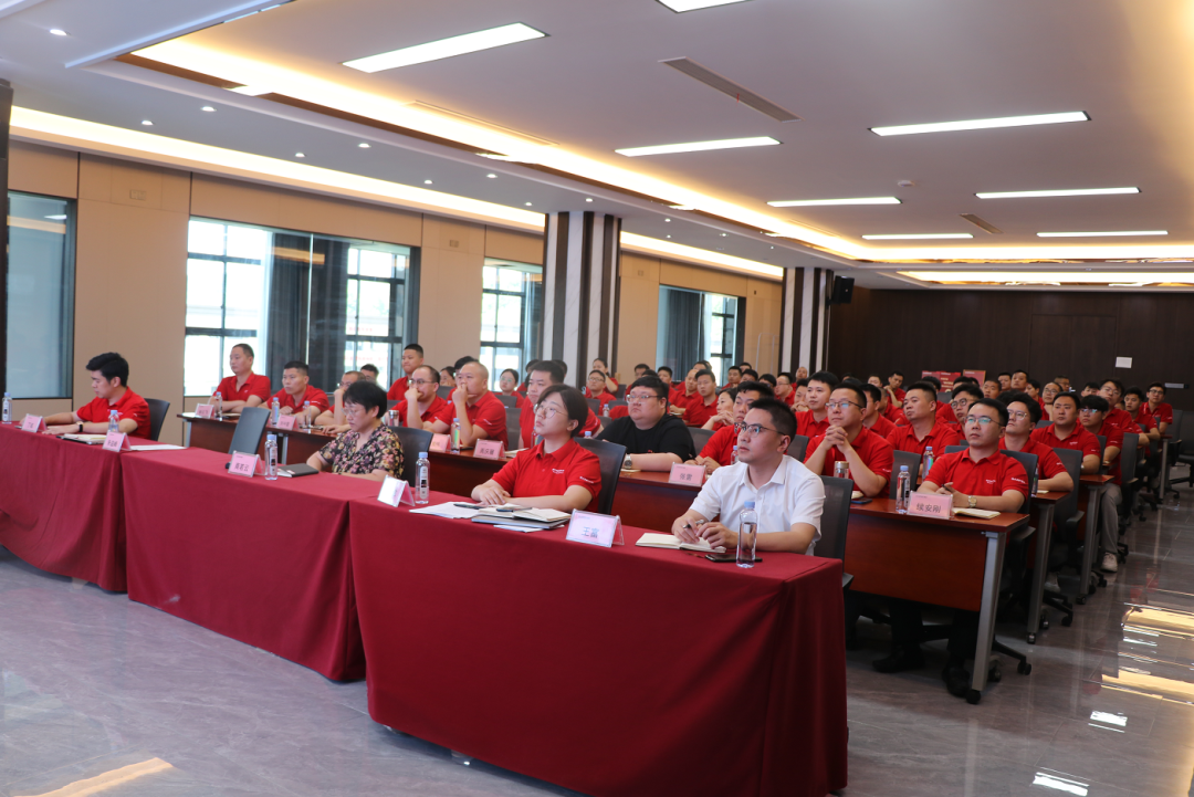 帥豐電器半年度總結(jié)會圓滿舉行，共商集成灶品牌帥豐未來發(fā)展規(guī)劃
