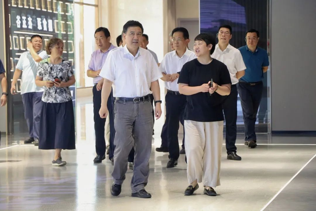 浙江省人大常委會(huì)黨組一行蒞臨集成灶品牌帥豐電器參觀調(diào)研！