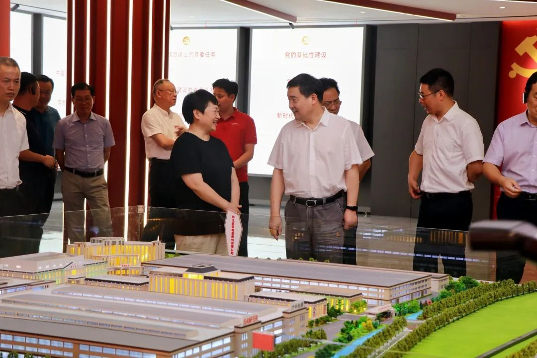 浙江省人大常委會(huì)黨組一行蒞臨集成灶品牌帥豐電器參觀調(diào)研！