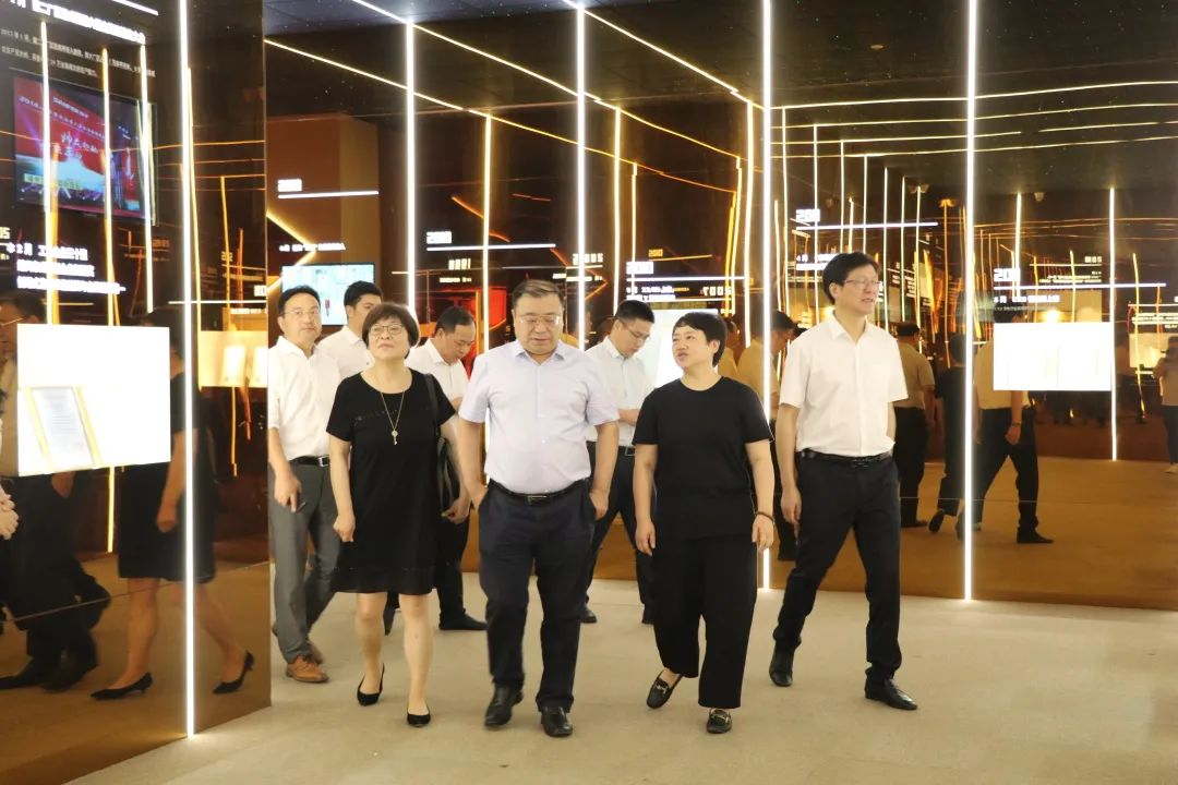 中國(guó)五金制品協(xié)會(huì)理事長(zhǎng)一行蒞臨集成灶品牌帥豐電器考察指導(dǎo)