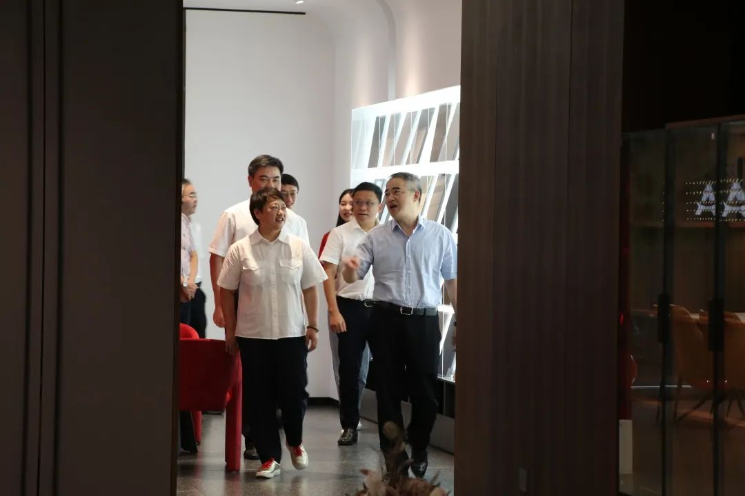 浙江省統(tǒng)計局一行蒞臨集成灶品牌帥豐電器參觀調研！