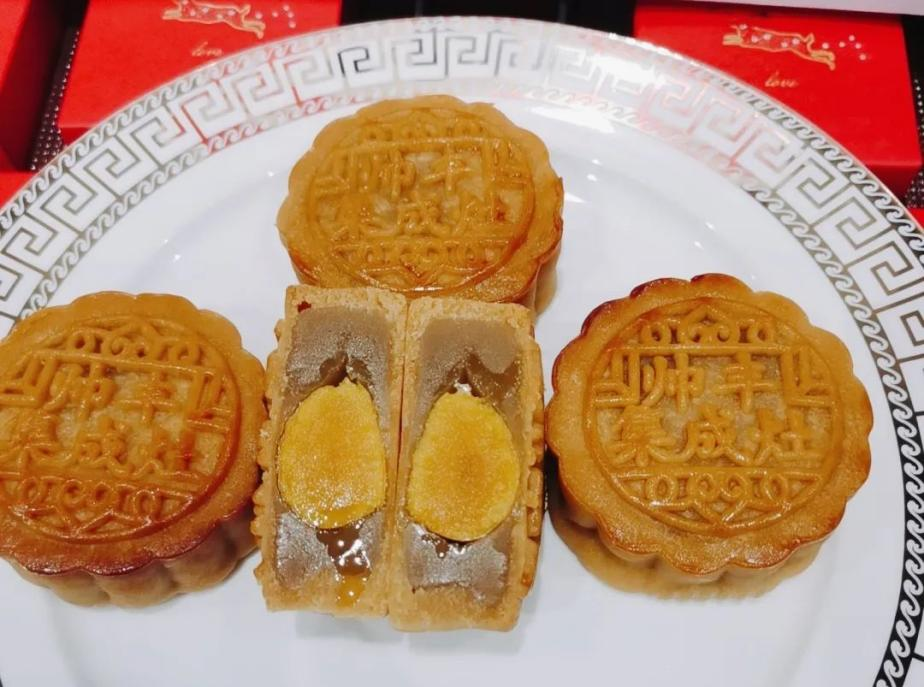 帥豐集成灶風(fēng)火輪蒸烤箱烤制的花式月餅，盡享中秋團(tuán)圓味！