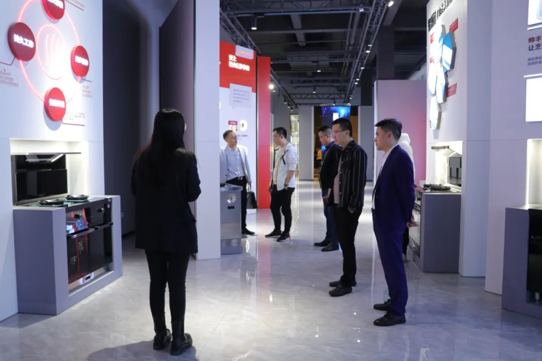 天貓優(yōu)品理想廚房王雁北一行蒞臨集成灶品牌帥豐電器參觀調(diào)研！