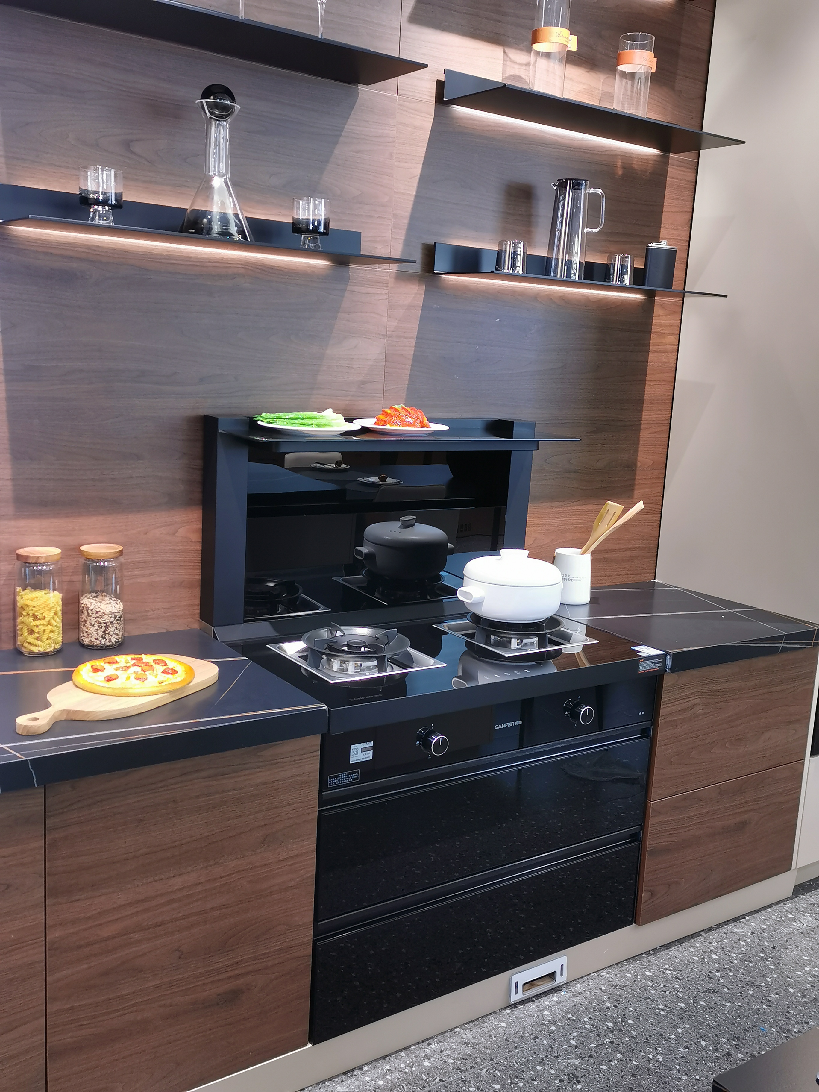 舊廚改造，哪個(gè)品牌的集成灶好？