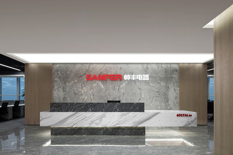 帥豐全屋定制案例| 經(jīng)典木紋 極簡主義——定義辦公空間的平衡美學 帥豐全屋定制案例| 經(jīng)典木紋 極簡主義——定義辦公空間的平衡美學