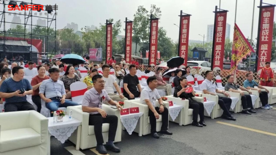 帥豐集成灶鄭州九店齊開，燃爆終端勢不可擋！