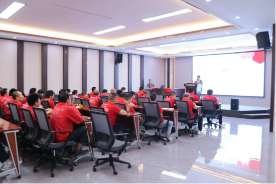 敢為爭(zhēng)先 榜樣前行 |帥豐電器召開現(xiàn)場(chǎng)管理月度總結(jié)與表彰會(huì)