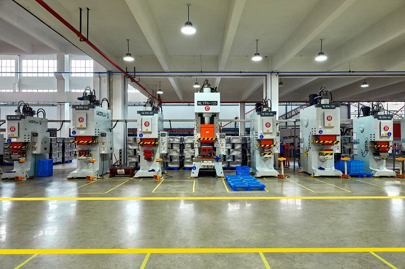 帥豐電器董事長(zhǎng)商若云女士榮獲“浙江省優(yōu)秀企業(yè)家”稱(chēng)號(hào) 帥豐電器董事長(zhǎng)商若云女士榮獲“浙江省優(yōu)秀企業(yè)家”稱(chēng)號(hào)