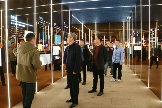 爭創(chuàng)新高，共促發(fā)展！安徽省固鎮(zhèn)縣委書記沈明舉一行蒞臨帥豐電器參觀調研