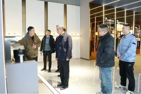 爭創(chuàng)新高，共促發(fā)展！安徽省固鎮(zhèn)縣委書記沈明舉一行蒞臨帥豐電器參觀調研