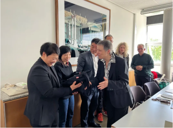 打造國際校企合作新優(yōu)勢，理念共創(chuàng)，技術(shù)互融