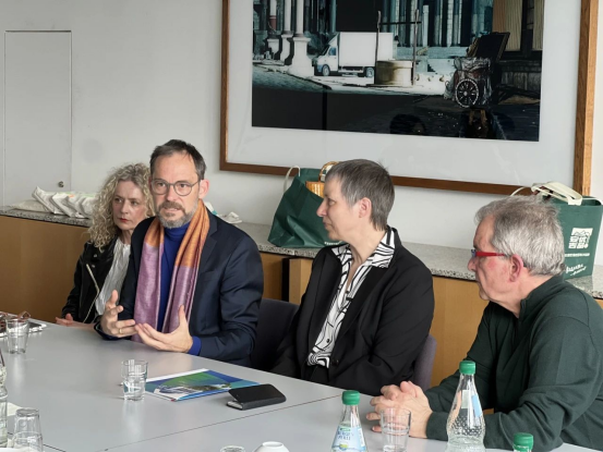 打造國際校企合作新優(yōu)勢，理念共創(chuàng)，技術(shù)互融