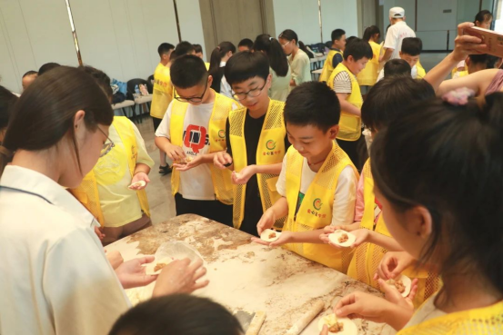 董事長商若云攜手舉辦愛心夏令營活動，點亮孩子們的精彩暑期！