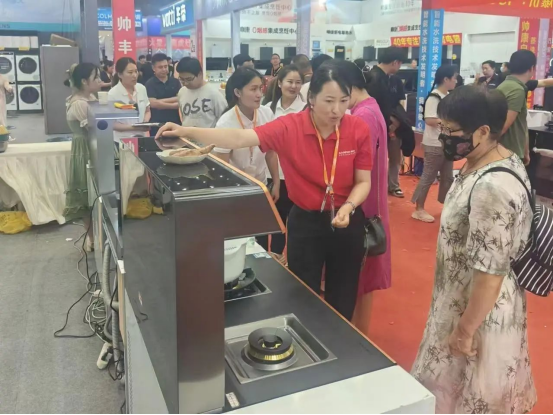 多維出擊 贏戰(zhàn)市場｜帥豐電器攜新品時空S7亮相家博會，火爆出圈！