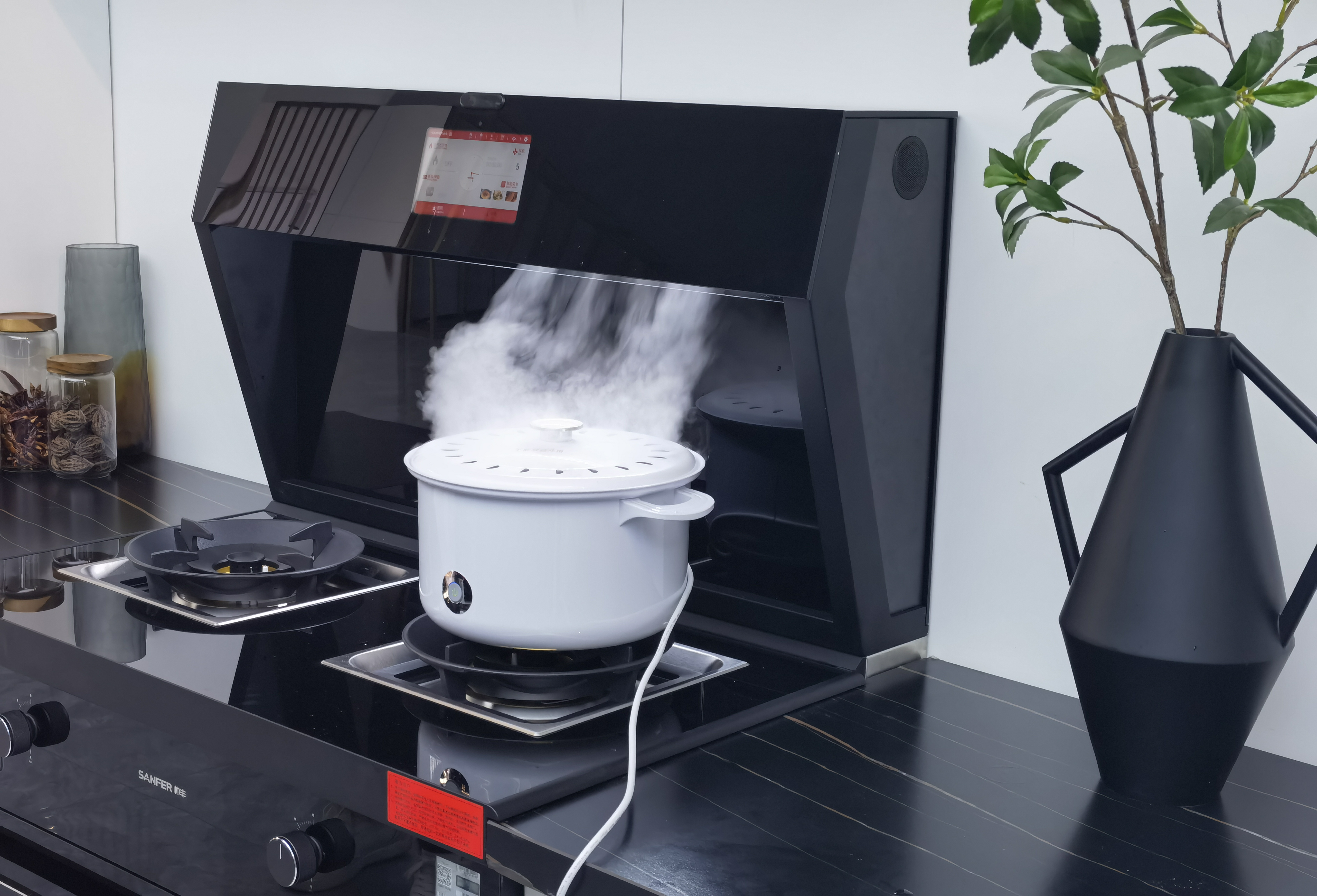 集成灶好還是有油煙機(jī)好？集成灶如何挑選？