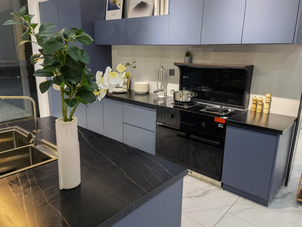 家里想裝修開放式廚房，哪個牌子性價比較高？