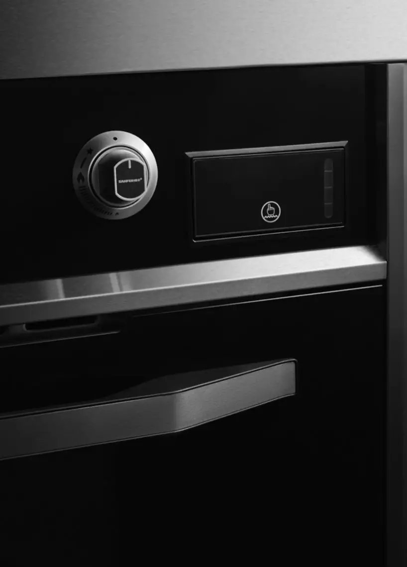 帥豐攜手海清登上《卷宗》家居創(chuàng)刊號，V9蒸烤一體演繹集成灶新風(fēng)尚