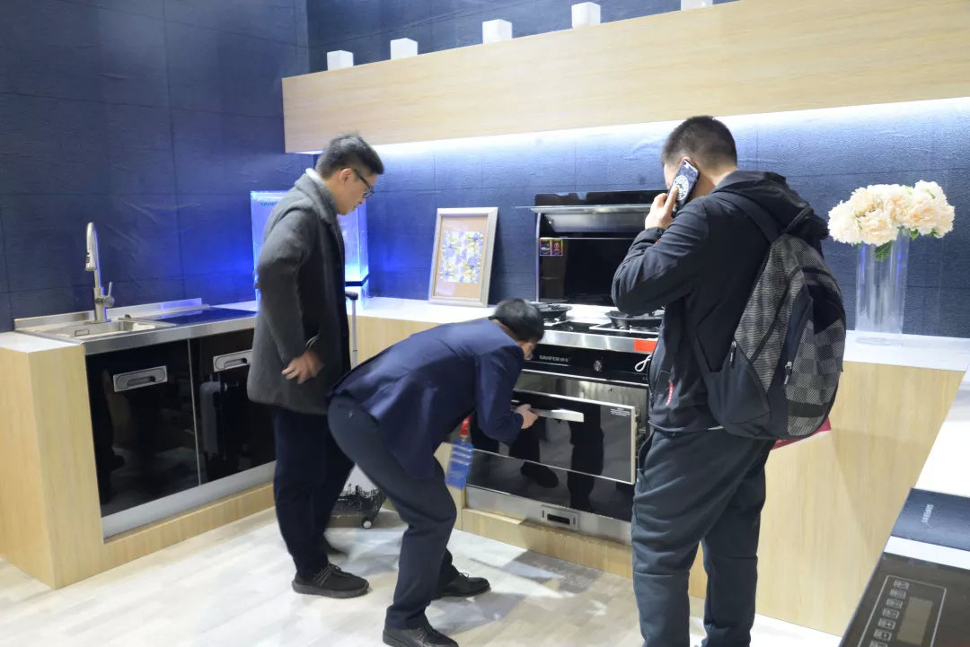 2019中國(guó)建博會(huì)開(kāi)展日，帥豐帶你領(lǐng)略建裝潮流風(fēng)尚！