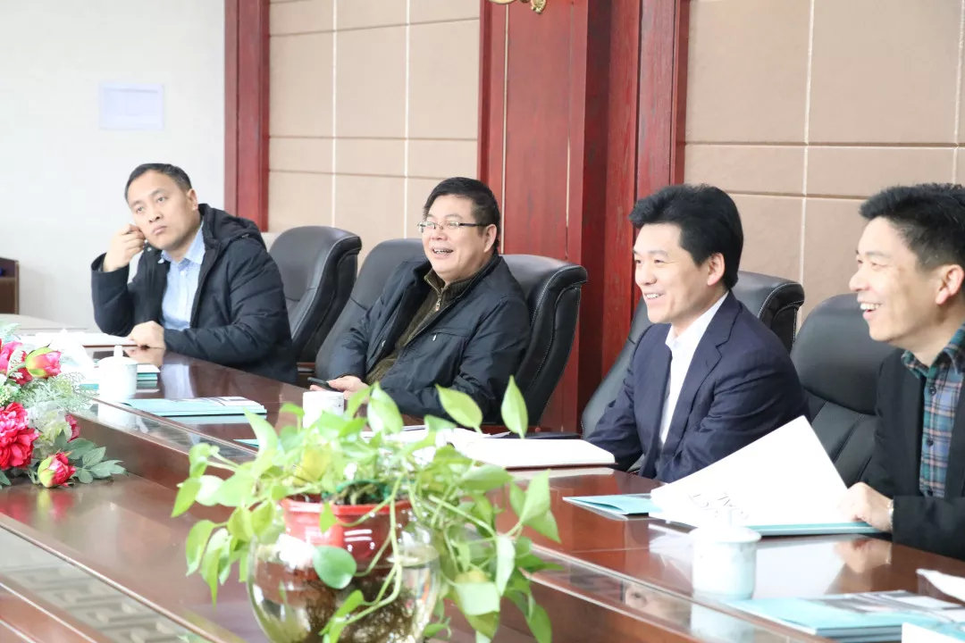 嵊州市長嚴鋼蒞臨指導，帥豐謹記叮囑，2019繼續(xù)領(lǐng)航嵊州廚電行業(yè)發(fā)展！