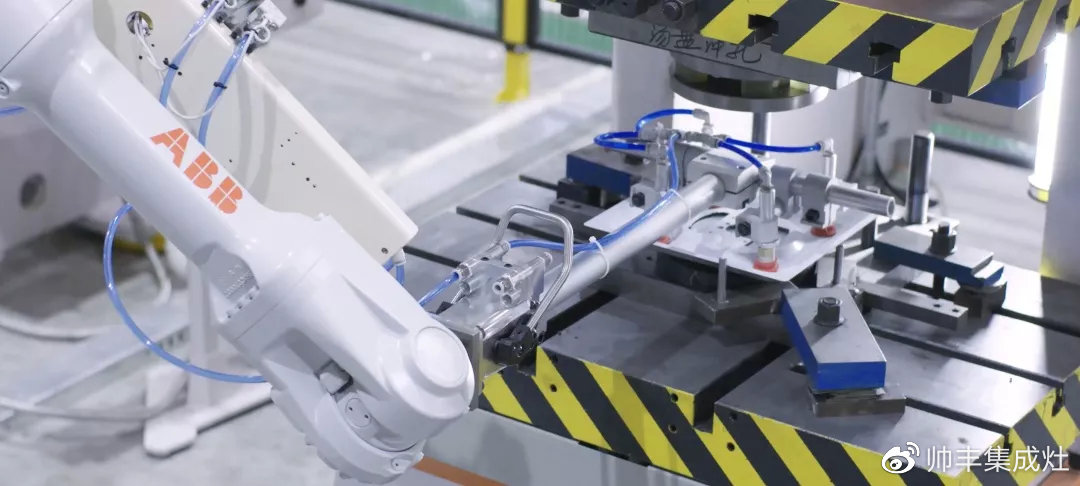 帥豐接受整體廚房考察，共寫行業(yè)未來新篇章!