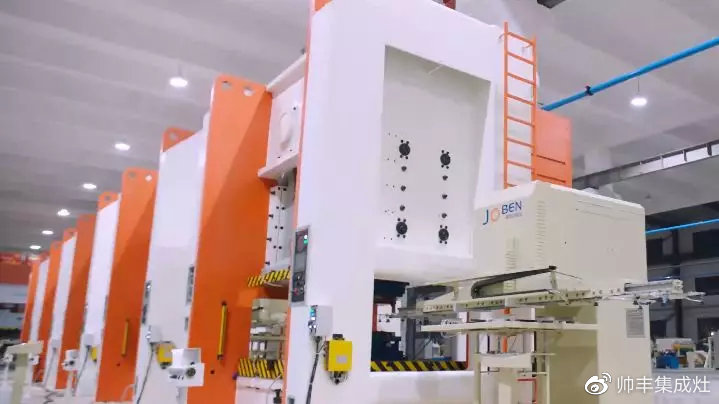 工業(yè)企業(yè)三十強、納稅二十強、金牛獎，連獲三項大獎，帥豐成2018大贏家