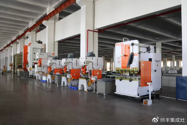 中國(guó)集成灶考察團(tuán)蒞臨帥豐，專業(yè)品質(zhì)贏盛贊