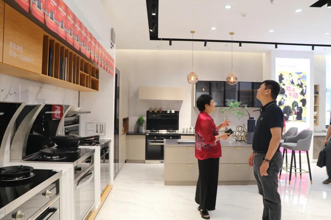 聚力賦能 領(lǐng)跑共贏 | 考察團(tuán)走訪帥豐電器，抒寫嵊州廚電新篇章！