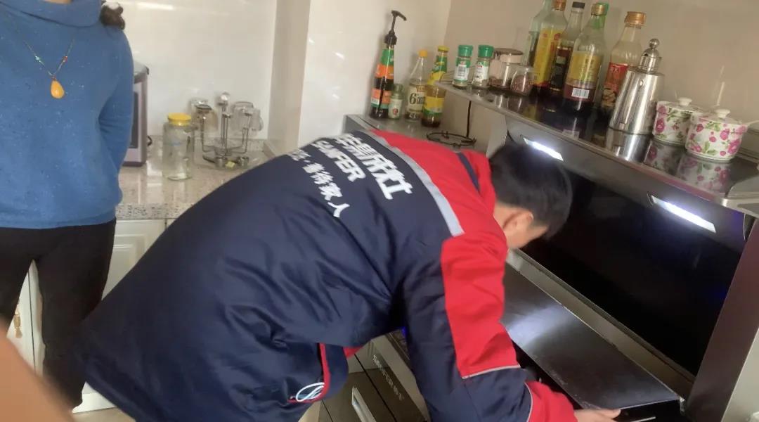 【帥豐微笑服務(wù)】她瘋狂向親朋好友安利帥豐集成灶，原因就是...